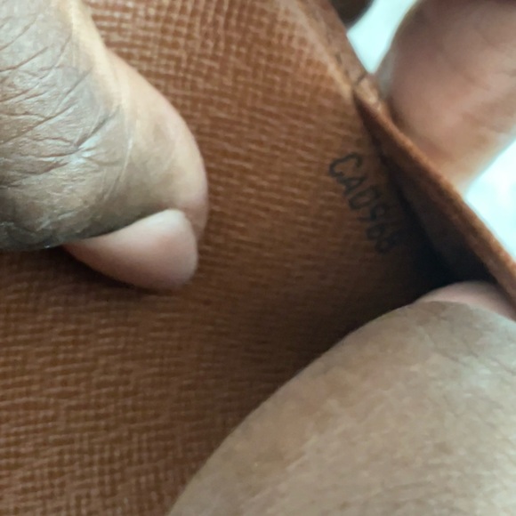 Authentic Louis Vuitton Agenda with Authentic Pen - Picture 8 of 10